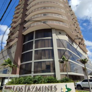 En Alquiler - Amplio Departamento De 3 Dormitorios - Zona Norte | 77343558