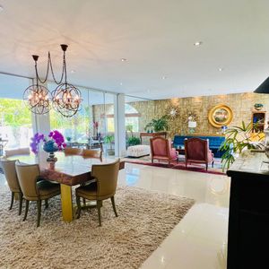Casa Semi-amoblada En Alquiler - Colinas Sector La Cañada