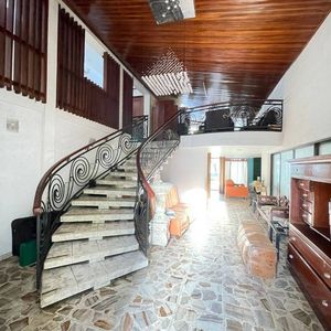 Casa Sobre Av. Las Americas Zona Sur 