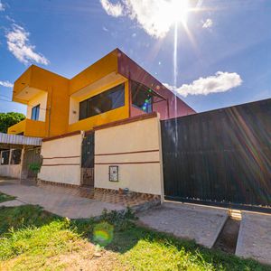 Casa En Venta Con Tienda Y Cuartos Para Alquilar Zona Sur