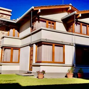 Casa En Alquiler Amoblada Y Equipada En  Irpavi