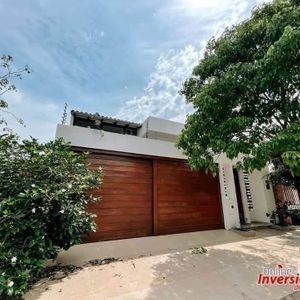 Casa De Dos Plantas En Venta En El Tercer Anillo Barrio Polanco