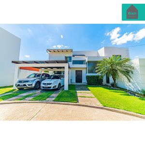 Casa De 3 Dormitorios En Condominio Barceló (av. Banzer Y Km 9.5)