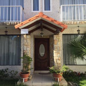 Preciosa Casa En Venta (zona Zoologico)