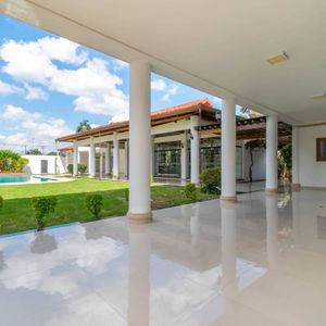 Casa Corporativa  En Alquiler, Zona Norte.