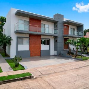 Casa En Venta  Urubó Garden