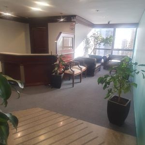 Oficina En Alquiler Con O Sin Muebles En La Avenida Arce