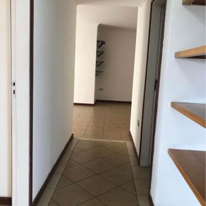 Alquilo Hermoso Depto. Av. Banzer Entre 4 Y 5 Anillo 