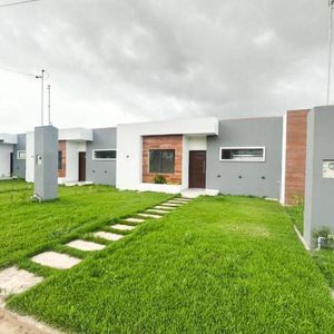 Casa En Venta, Urbanizacion  Cerrada, Banzer Km 8 1/2