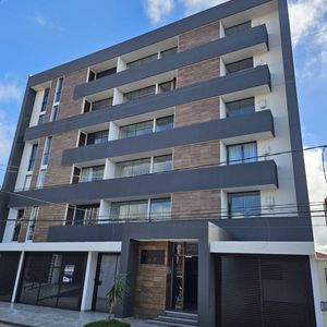 Amplio Departamento De 2 Dormitorios En Alquiler, Avenida Banzer