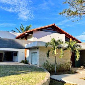 Casa Amoblada En Venta - Colinas Del Urubo