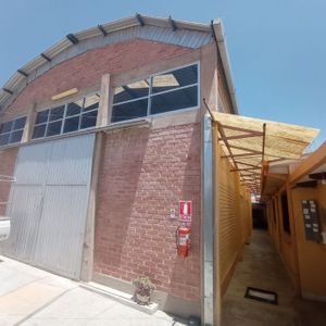 Propiedad Con Galpon Para Empresas Industriales En Zona Quintanilla