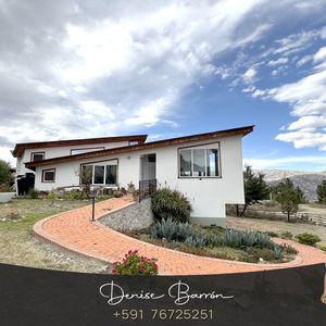 Achocalla, Linda Casa 4d En Venta En Condominio