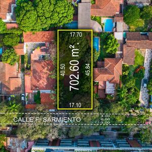 En Venta Casa Con Un Terreno Espectacular En Equipetrol