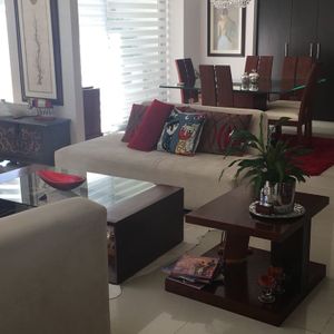 Departamento En Venta A Mts De Av.irala