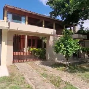 Imponente Casa De 2 Plantas 4 Dorm - Churrasquera