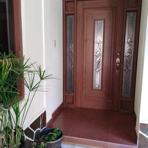 Amplia Casa Cerca Al Complejo (achumani)