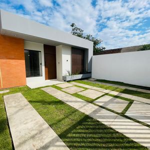 Casa En Venta 3 Dormitorios – Zona Sur (av. Blooming)