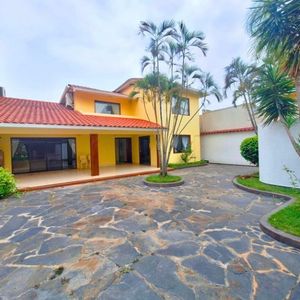 Casa Familiar En Venta.