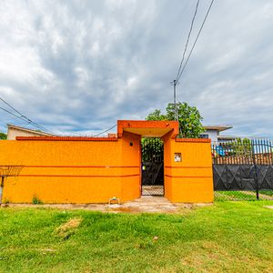 Casa De 3 Ambientes (zona Av. Santos Dumont Y 7mo Anillo)