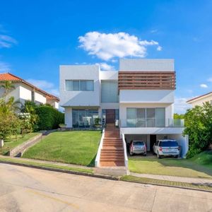 Casa En Venta - Urubo Garden 