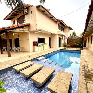 Casa En Venta En Esquina Y Con Piscina - Av Santos Dumont
