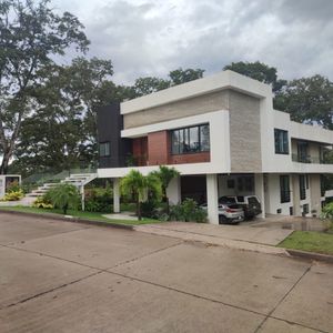 Casa De Lujo En Venta - Urubo Golf