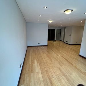Hermoso Y Amplio Depto En Venta 4 Dorm. 2 Parqueos, 2 Bauleras. La Paz 