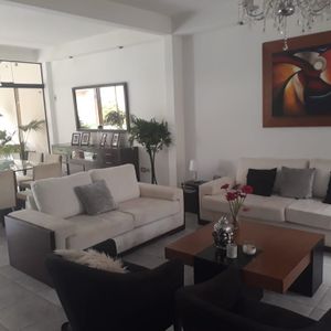 Hermosa Casa De 4 Dormitorios (3 En Suite) - Zona Norte Entre 4to Y 5to Anillo