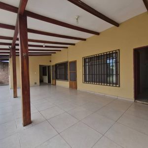 Casa Con Terreno Amplio,  Pampa De La Isla