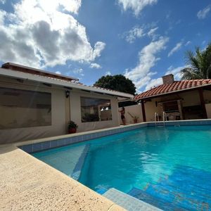 Hermosa Casa En Venta,  Con Piscina, Churrasquera Y Galería