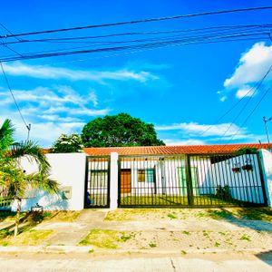 Casa En Venta En Urb, Riviera Del Remanso