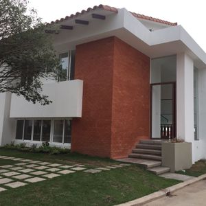 Casa A Estrenar En Zona Norte - 4to Anillo