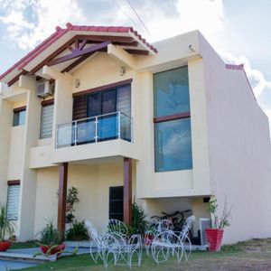 Casa En Venta En El Urubo Cond Santa Cruz De La Colina 