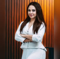 Stephanie Cespedes Agente Inmobiliaria