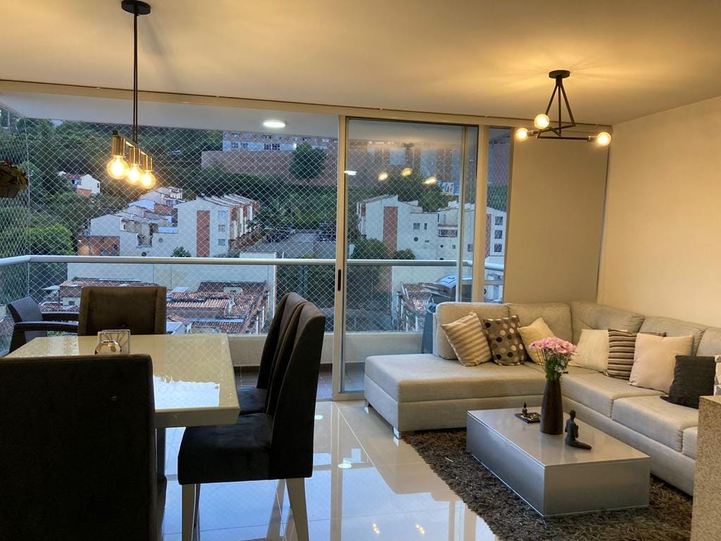 Apartamento en Venta en Loma del Indio, Medellín