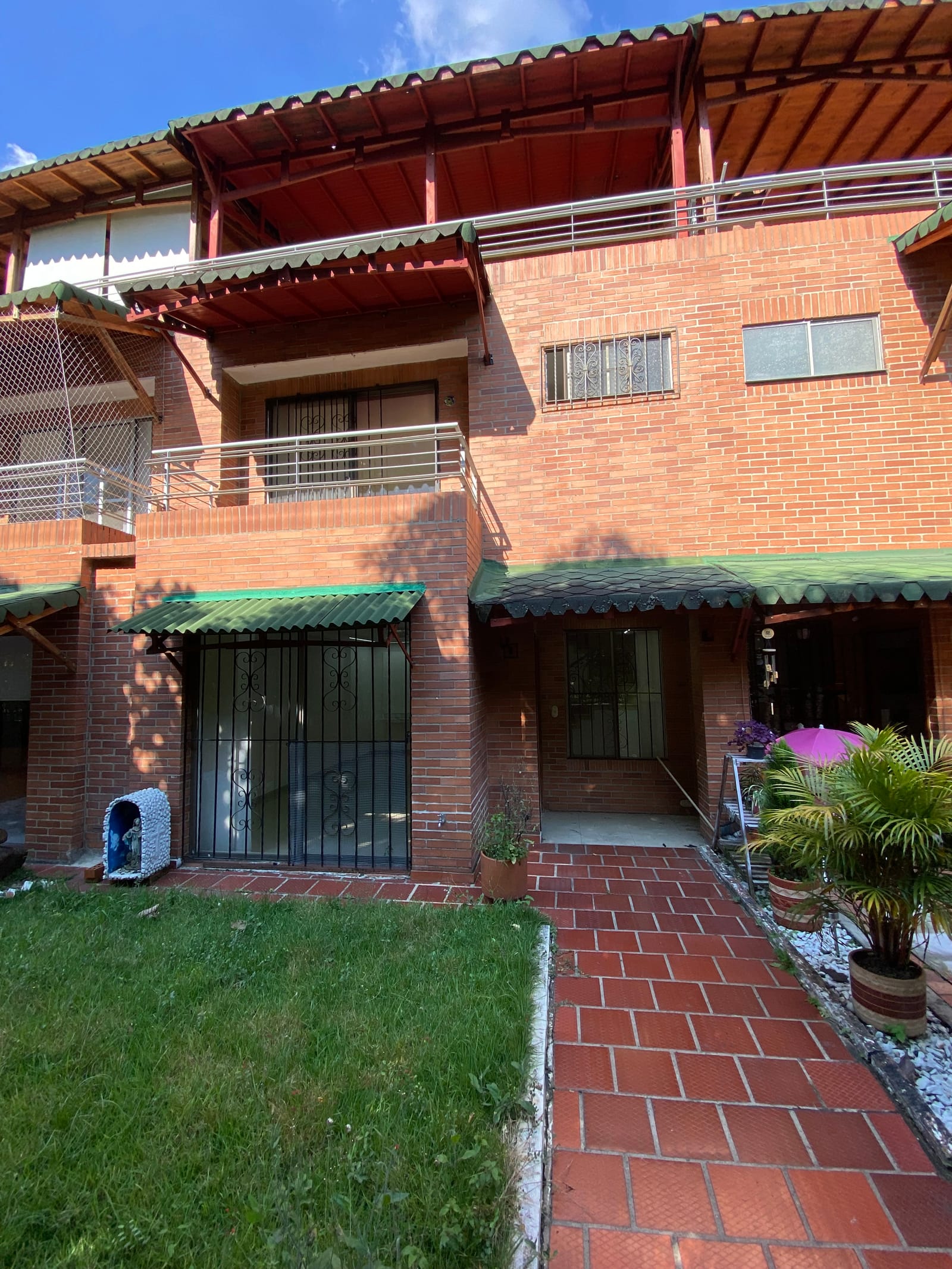 Casa en Venta en Urbanizacion san joaquin, Cali