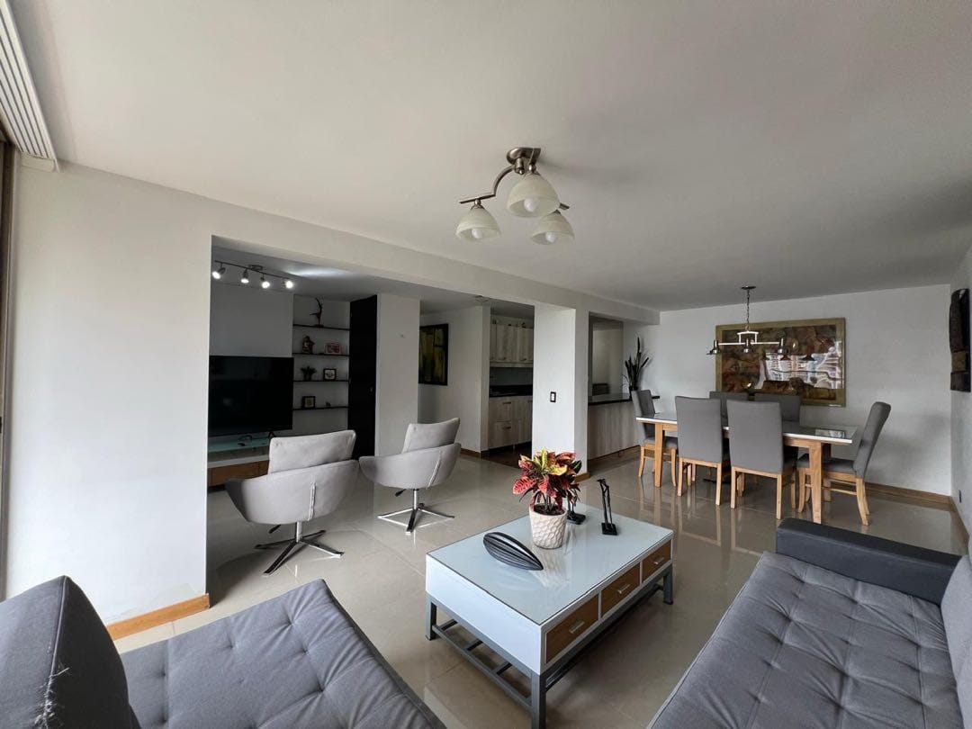 Apartamento en Venta en Loma de los bernal, Medellín