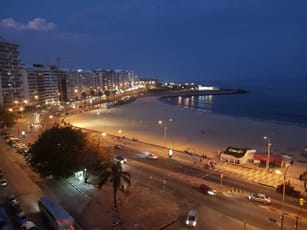 Rambla De Pocitos - 3 Dormitorios, 2 Baños, 8° Piso, Vista Al Mar
