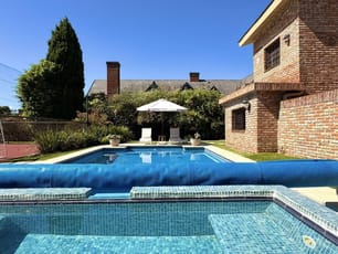 Venta Casa 4 dormitorios Carrasco Sur