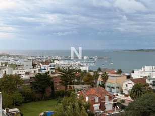 Apartamento en peninsula con vistas hacia la bahia Punta del este