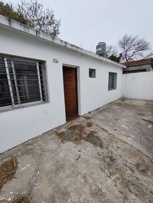 Apto 2 dormitorios en calle Ombu