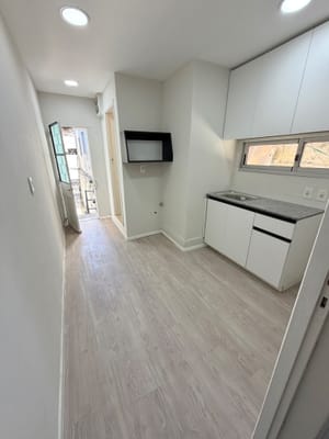 Alquilo precioso monoambiente a estrenar en Jacinto Vera próx al Shopping Nuevo Centro.