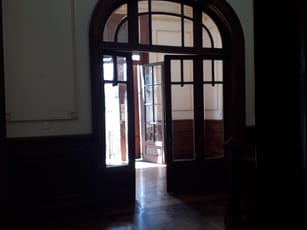 IMPECABLE , AMPLIOS ESPACIOS , BUENA LUZ ,PENSION, OFICIANS ,ETC 300M2,