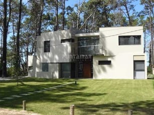 Casa en Montoya, 3 dormitorios *