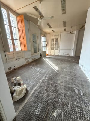 Alquilo excelente local esquina próximo al Palacio Legislativo de 50m2