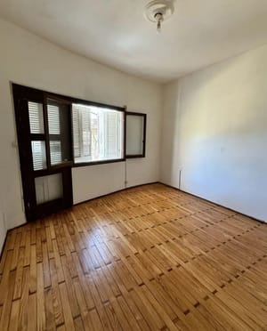 ALQUILER EN VILLA MUÑOZ/ GOES, 2 DORMITORIOS, PISO 1 POR ESCALERA CON BALCON CON GASTOS COMUNES BAJOS
