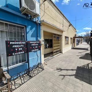Casa en venta c/ cochera en Dolores