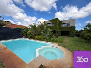 PROPIEDAD EN VENTA 4 DORMITORIOS Y BARBACOA, CIUDAD DE LA COSTA RAMBLA COSTANERA
