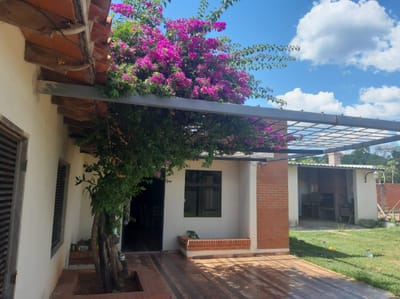 VENDO CASA QUINTA EN YPACARAÍ 